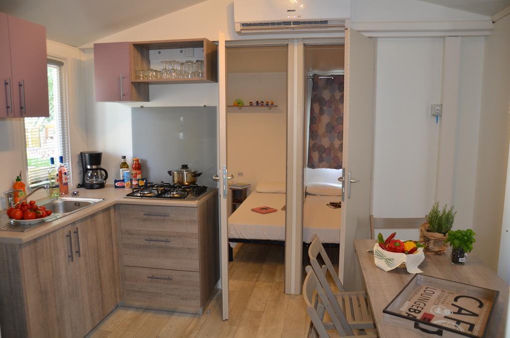 Happy Camp Mobile Homes In Camping Park Umag Karigador Exterior foto